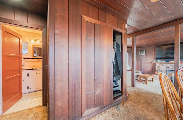 905 W Blanco Road, Salinas CA: https://media.crmls.org/mediaz/d24f5eeb-4f5e-4592-8411-37df68fa225f.jpg