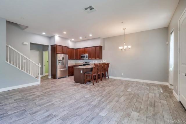 Detail Gallery Image 7 of 48 For 1560 Santa Carolina Rd #2,  Chula Vista,  CA 91913 - 4 Beds | 3/1 Baths