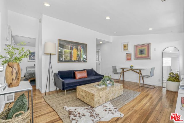 2404 Ocean Park Boulevard, Santa Monica CA: https://media.crmls.org/mediaz/d2500d2e-1188-48c4-9c51-f375f66be48e.jpg