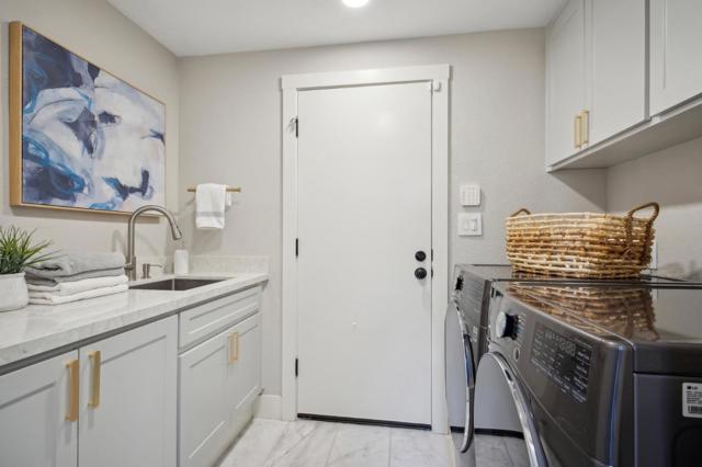 Image 22 of 33 For 998 Governors Bay Drive