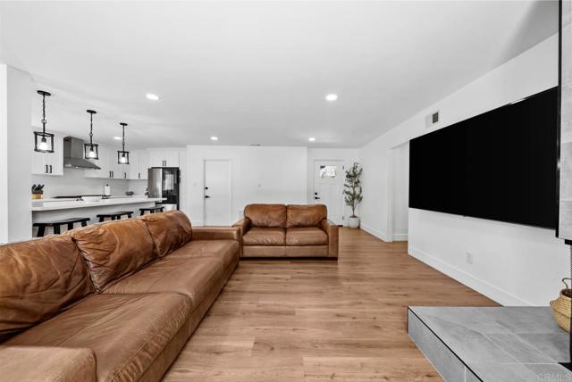 Detail Gallery Image 5 of 65 For 6461 Beaver Lake Ct, San Diego,  CA 92119 - 3 Beds | 2 Baths