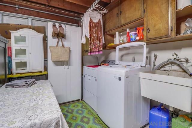 255 Highline Trl, El Cajon CA: https://media.crmls.org/mediaz/d2505848-82c6-475b-8f1a-7e118aa05e77.jpg
