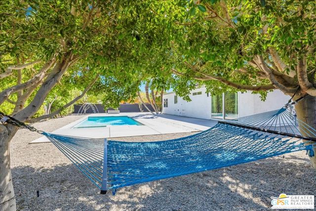 2092 N San Antonio Road, Palm Springs CA: https://media.crmls.org/mediaz/d25068fc-d940-4f46-8d42-4c4fe199e1b6.jpg
