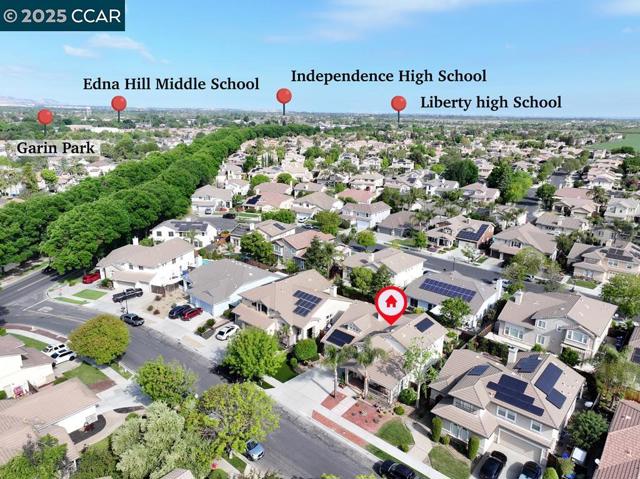 755 Boltzen St, Brentwood CA: https://media.crmls.org/mediaz/d2508207-b225-4399-909c-0b30496b5f5f.jpg