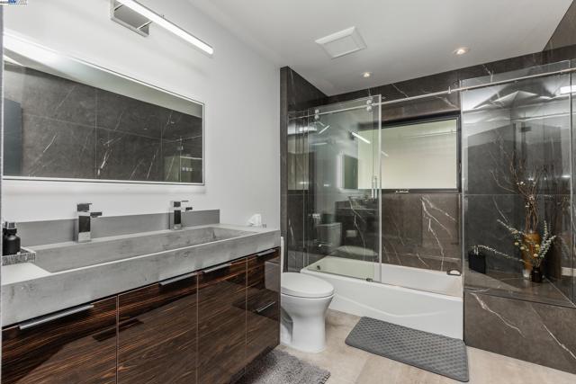5 Sky Terrace, Danville CA: https://media.crmls.org/mediaz/d2510f90-0324-4f2d-a345-be739d5c1310.jpg