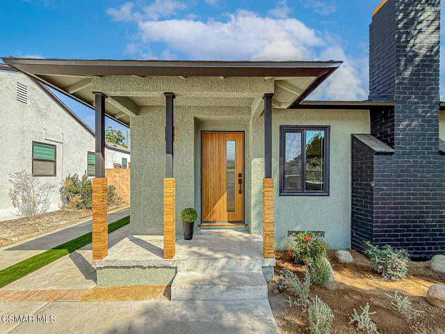 7530 Gaviota Avenue, Lake Balboa CA: https://media.crmls.org/mediaz/d251541f-c0e0-41e4-8a69-b7ec8008cf71.jpg