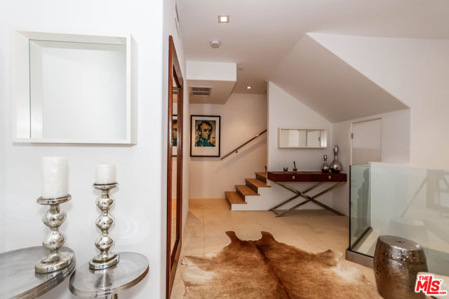 1929 N CURSON Place, Los Angeles CA: https://media.crmls.org/mediaz/d2518153-47f4-4508-9467-732223a4b1fd.jpg
