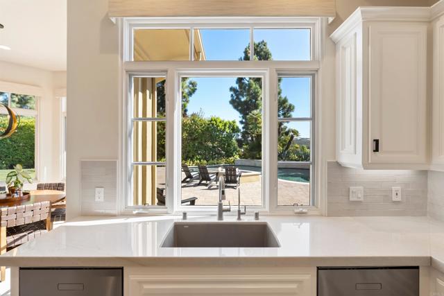 Detail Gallery Image 10 of 27 For 14480 Bellvista Dr, Rancho Santa Fe,  CA 92067 - 5 Beds | 5/1 Baths