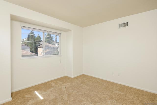 641 Serrano Ln, Chula Vista CA: https://media.crmls.org/mediaz/d251e6a9-efd1-4bd4-8ea9-1d9c7587d97c.jpg