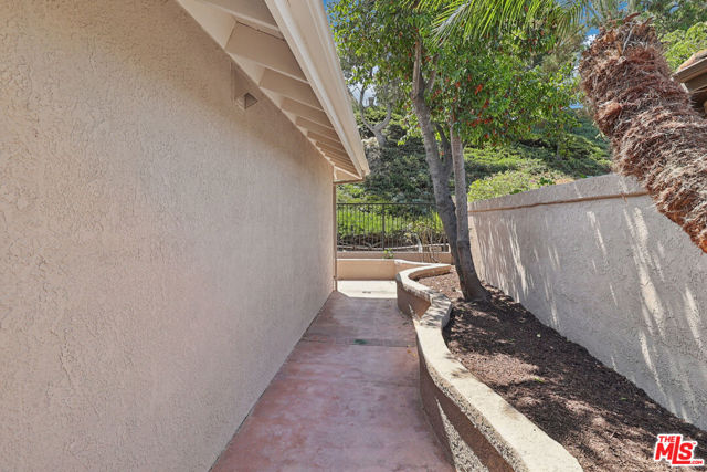 27598 Paseo Sonata, San Juan Capistrano CA: https://media.crmls.org/mediaz/d2526f1c-da60-4854-8729-173fee274f7c.jpg