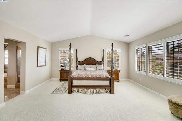 Image 29 of 58 For 2597 Ancona Cir