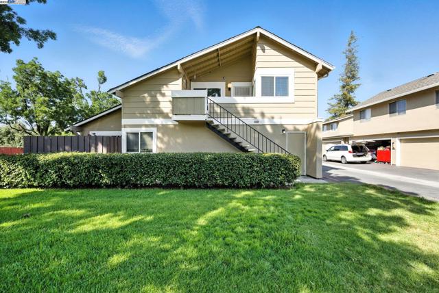 2102 Galveston Ave, San Jose CA: https://media.crmls.org/mediaz/d252dfa2-901f-4407-88c0-e36d37be940a.jpg