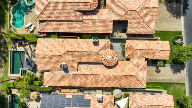 79840 Rancho La Quinta Drive, La Quinta CA: https://media.crmls.org/mediaz/d252fc97-dde2-4d4c-ad52-96ad72166aec.jpg