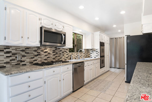 12954 Otsego Street, Sherman Oaks CA: https://media.crmls.org/mediaz/d254d2b1-946e-4874-877e-0569d7c1f801.jpg