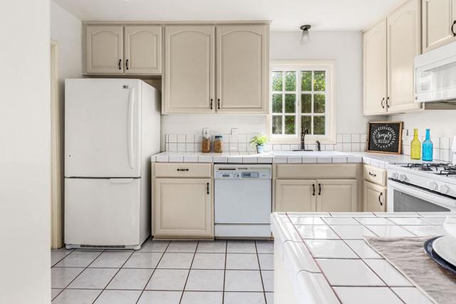 Detail Gallery Image 11 of 43 For 8319 Prospect Ave, Santee,  CA 92071 - 3 Beds | 3 Baths