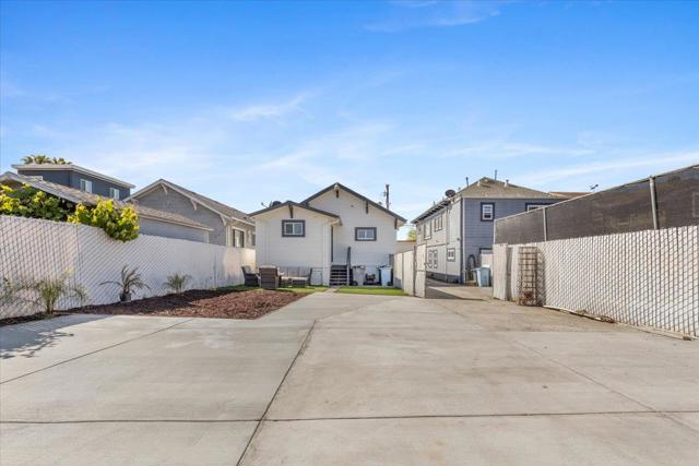 1237 Ashby Avenue, Berkeley CA: https://media.crmls.org/mediaz/d256c7d9-8eb3-443f-8882-f4be2fe34a07.jpg