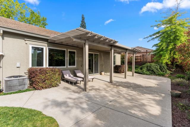 505 Porter Court, Folsom CA: https://media.crmls.org/mediaz/d25700f8-3679-4a45-8656-131991eda81b.jpg