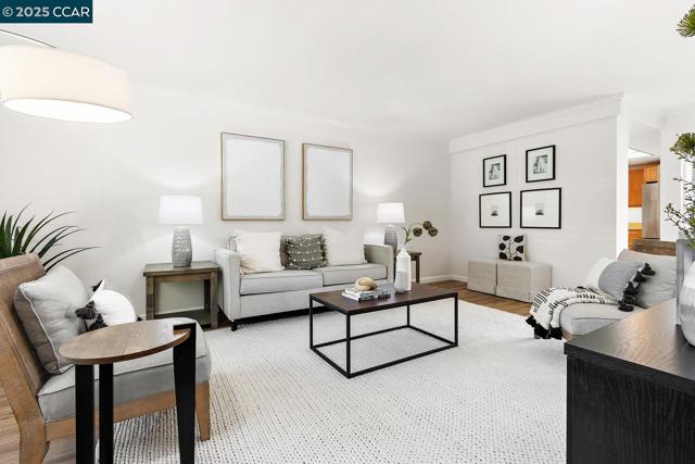 1501 Oakmont, Walnut Creek CA: https://media.crmls.org/mediaz/d2574336-9858-40d4-ae19-721c2515da2e.jpg