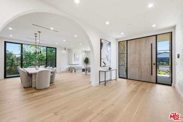 5 Bed Home for Sale in Encino, California