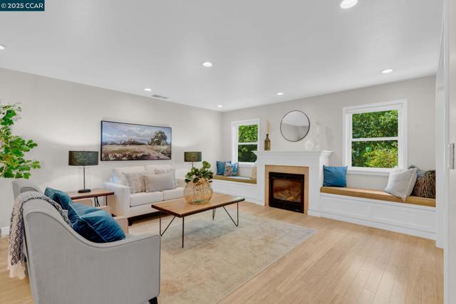 81 MAPLE LANE, Walnut Creek CA: https://media.crmls.org/mediaz/d25826cf-c063-4dbd-bf83-25b00a1e1cdb.jpg