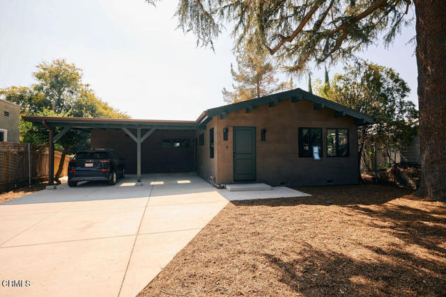 Detail Gallery Image 1 of 35 For 2135 Navarro Ave, Altadena,  CA 91001 - 3 Beds | 2 Baths
