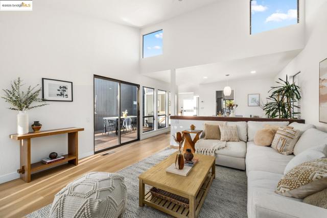 568 Vistamont Ave, Berkeley CA: https://media.crmls.org/mediaz/d258e0aa-9c01-483b-8ce5-e84ffb8b40cb.jpg