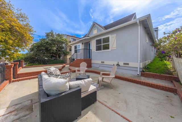 739 W Franklin Street, Monterey CA: https://media.crmls.org/mediaz/d2590b0f-e338-42fc-b81a-dda959468cf2.jpg