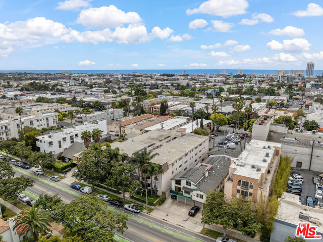 1228 14th Street, Santa Monica CA: https://media.crmls.org/mediaz/d2595a28-8be5-4ff8-a3c2-4fbfb16c1ac7.jpg