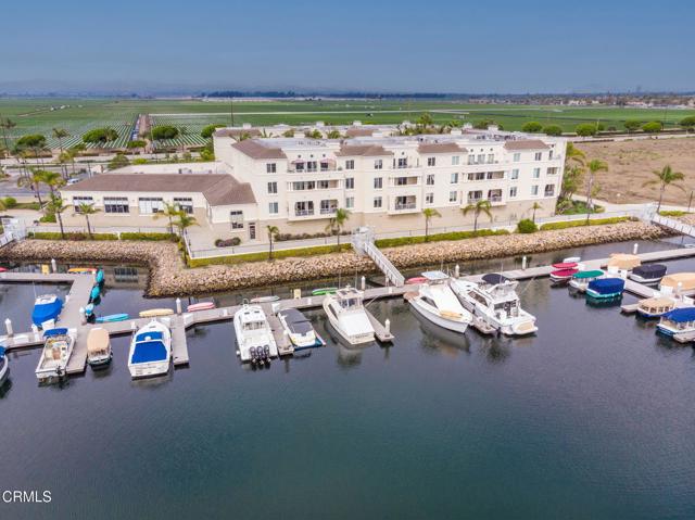 4256 Tradewinds Drive, Oxnard CA: https://media.crmls.org/mediaz/d259c9c2-3c3d-4dd1-b1ee-917be0c64a2c.jpg