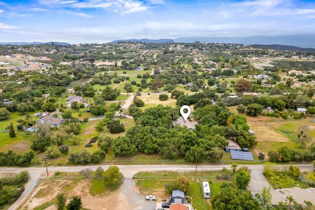 15847 Mac Tan Ln, Valley Center CA: https://media.crmls.org/mediaz/d259e7ab-a73e-4d20-861e-67f87099058e.jpg