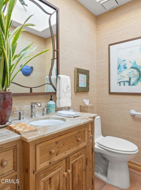 1571 Mandalay Beach Road, Oxnard CA: https://media.crmls.org/mediaz/d259ede7-b493-41d3-a186-22ef5341d430.jpg