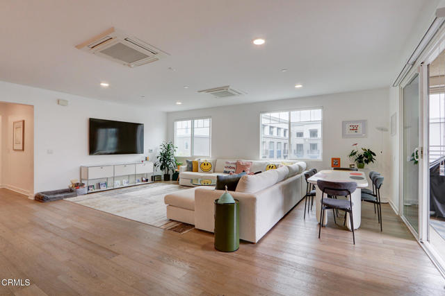 Detail Gallery Image 4 of 36 For 2810 Wagon Wheel Rd #304,  Oxnard,  CA 93036 - 3 Beds | 2/1 Baths