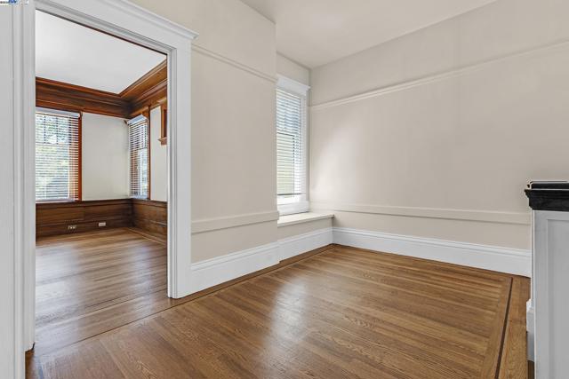 4134 Fulton St, San Francisco CA: https://media.crmls.org/mediaz/d25b370e-a901-45d3-bfad-3f6e6478dddb.jpg