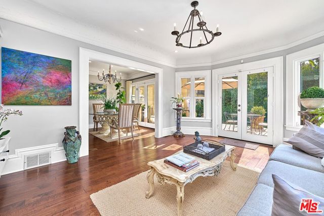 136 Fremont Place, Los Angeles CA: https://media.crmls.org/mediaz/d25b63ec-3bbe-4f48-8cf3-750c77dec061.jpg