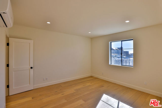 22227 PACIFIC COAST Highway, Malibu CA: https://media.crmls.org/mediaz/d25b8b3b-d679-4755-94b5-57d0dd49ea1e.jpg