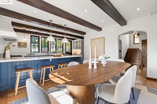 5815 Morpeth St, Oakland CA: https://media.crmls.org/mediaz/d25baae8-3c9f-4738-a2ca-87cdbab8931c.jpg