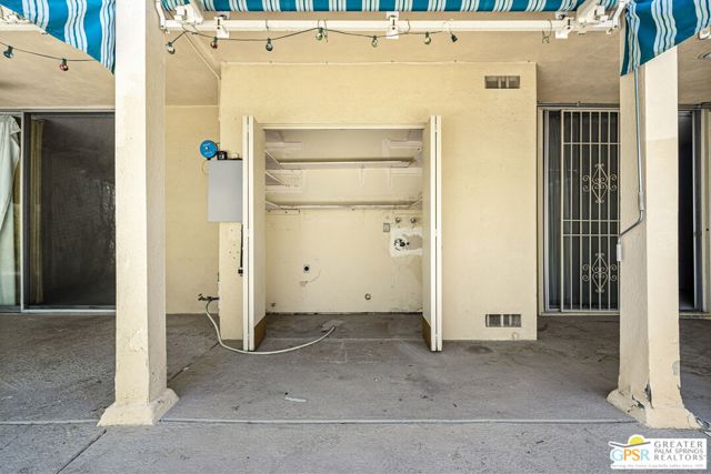 493 Desert Lakes Drive, Palm Springs CA: https://media.crmls.org/mediaz/d25be93e-f3d1-44d5-9d40-c8aab96f6547.jpg