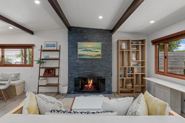 Detail Gallery Image 1 of 42 For 1011 13 Neptune Ave, Encinitas,  CA 92024 - 3 Beds | 3/1 Baths