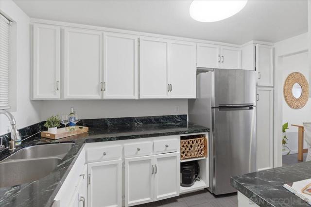 Image 11 of 22 For 3770 Crown Point  103