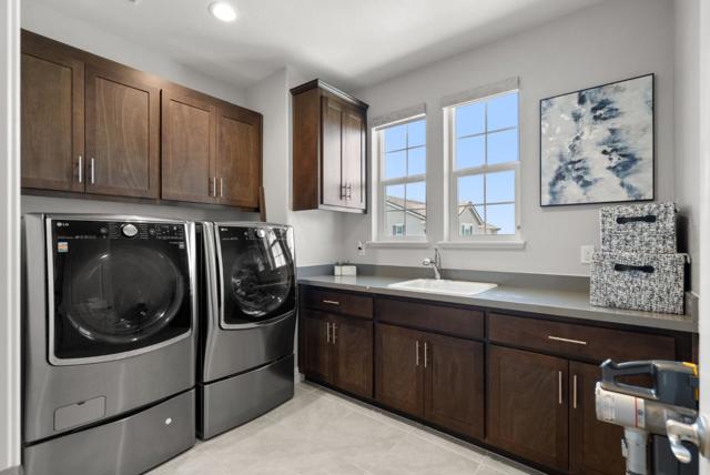 6573 Purple Crab Drive, Newark CA: https://media.crmls.org/mediaz/d25c1622-d19a-4e9e-9662-471fa866c54e.jpg