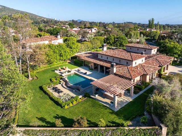 4258 Via Ravello, Rancho Santa Fe CA: https://media.crmls.org/mediaz/d25d2fc4-c169-455a-b620-4b231434f64b.jpg
