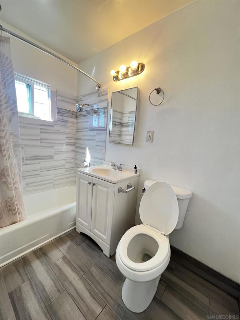 4064 Oakcrest Dr - photo 5