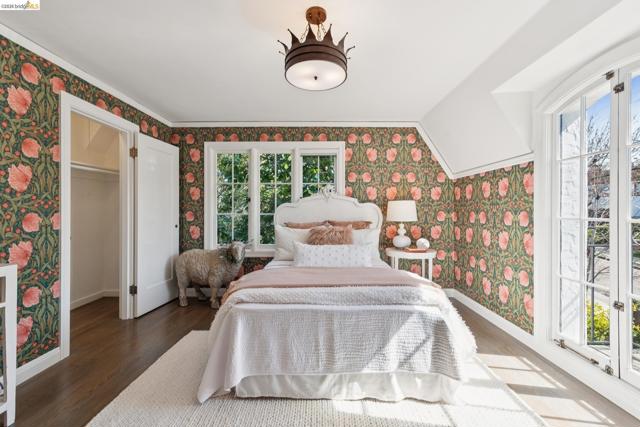 Image 40 of 60 For 906 Paramount Rd