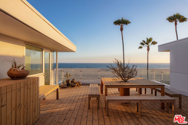 619 Ocean Front Walk, Venice, California 90291, 8 Bedrooms Bedrooms, ,8 BathroomsBathrooms,Condominium,For Sale,Ocean Front,24402545