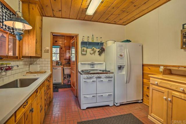 Detail Gallery Image 9 of 26 For 39112 Starview, Big Bear Lake,  CA 92315 - 3 Beds | 1/1 Baths