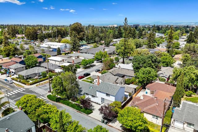 1105 Valota Road, Redwood City CA: https://media.crmls.org/mediaz/d25f3d6c-0bbd-46f2-89b1-27901e1a931f.jpg