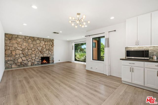 14357 Collins Street, Sherman Oaks CA: https://media.crmls.org/mediaz/d2609b28-dce5-4529-9337-9e06be9109c6.jpg