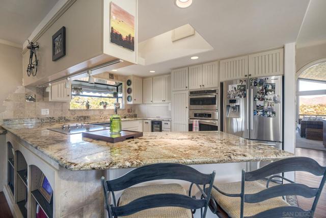 2848 Sunset Hills, Escondido CA: https://media.crmls.org/mediaz/d261427f-82df-4c70-a3a8-a088c87b7a0a.jpg