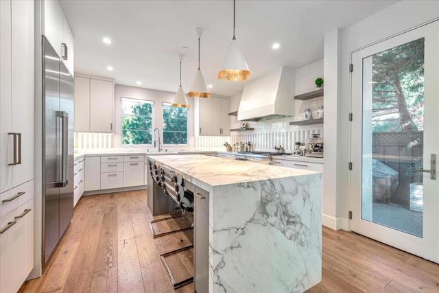 2101 Valparaiso Avenue, Menlo Park CA: https://media.crmls.org/mediaz/d2614494-b4c2-4e57-bb79-18e2b3735479.jpg