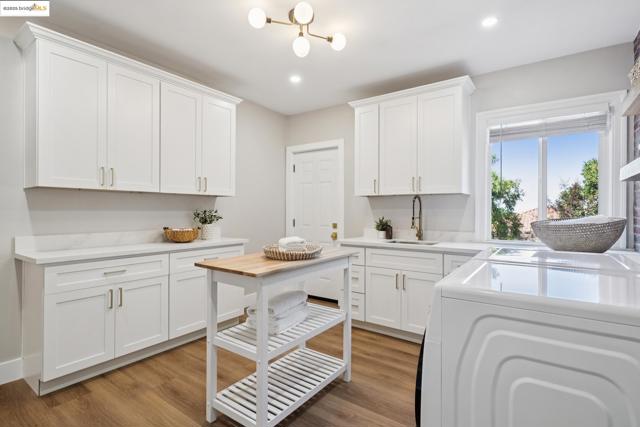744 Coventry Road, Kensington CA: https://media.crmls.org/mediaz/d2616003-ab7b-428e-893a-bd5f1c159250.jpg